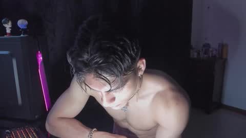 Snapshot of alessio_vale chatting on March 29, 10:59 am alessio Vale online show from March 29, 10:59 am