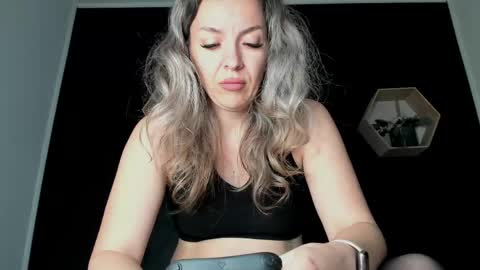 alesys69 online show from May 4, 9:44 pm