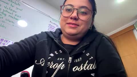 Snapshot of aleteacher chatting on October 5, 6:23 am Alejandra online show from October 5, 6:23 am