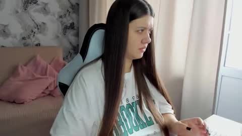 Aletta Oushen online show from October 2, 8:21 am