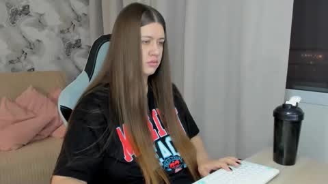 Aletta Oushen online show from October 7, 12:24 pm