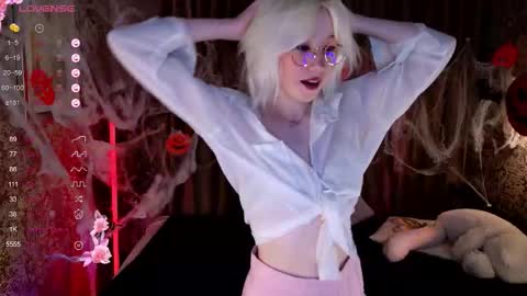 Snapshot of alettaeve chatting on October 25, 3:51 pm Lola online show from October 25, 3:51 pm