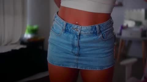 alex  online show from February 18, 4:59 pm