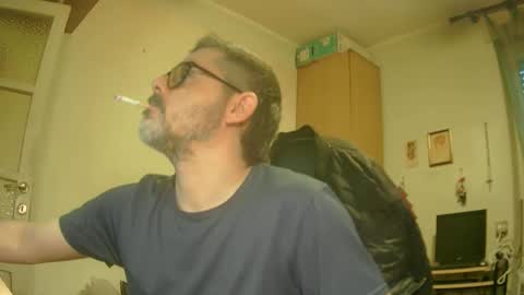 Snapshot of alex81pv1981 chatting on January 2, 12:24 pm alex81pv1981 online show from January 2, 12:24 pm