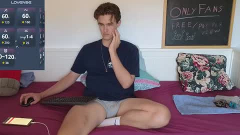 Snapshot of alex83530 chatting on July 8, 7:35 am Alex83530 online show from July 8, 7:35 am