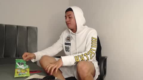 Snapshot of alex__lover chatting on December 2, 3:04 am Owen online show from December 2, 3:04 am