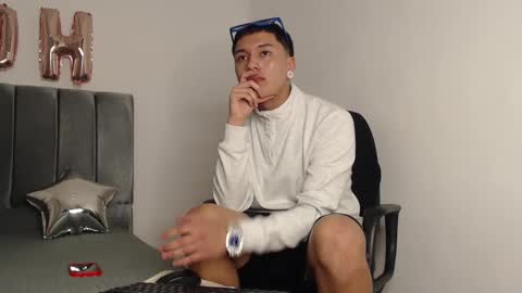 Snapshot of alex__lover chatting on December 6, 3:41 am Owen online show from December 6, 3:41 am