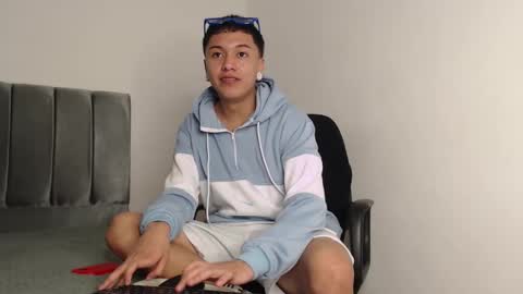 Snapshot of alex__lover chatting on December 7, 1:58 am Owen online show from December 7, 1:58 am