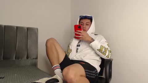 Snapshot of alex__lover chatting on December 12, 4:48 am Owen online show from December 12, 4:48 am