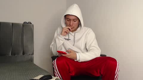 Snapshot of alex__lover chatting on December 18, 5:26 am Owen online show from December 18, 5:26 am