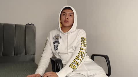 Snapshot of alex__lover chatting on December 19, 5:18 am Owen online show from December 19, 5:18 am