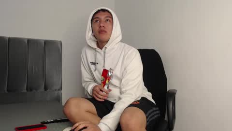 Snapshot of alex__lover chatting on December 21, 1:47 am Owen online show from December 21, 1:47 am