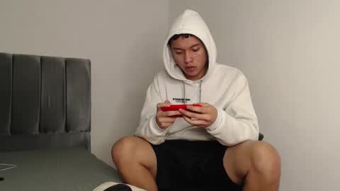 Snapshot of alex__lover chatting on December 21, 5:58 am Owen online show from December 21, 5:58 am