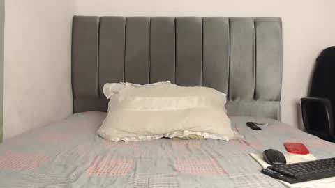 Snapshot of alex__lover chatting on January 6, 4:04 am Owen online show from January 6, 4:04 am