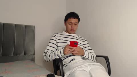 Snapshot of alex__lover chatting on January 17, 4:49 am Owen online show from January 17, 4:49 am