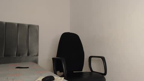 Snapshot of alex__lover chatting on January 21, 1:50 am Owen online show from January 21, 1:50 am