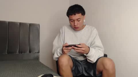 Snapshot of alex__lover chatting on February 7, 5:20 am Owen online show from February 7, 5:20 am