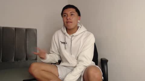 Snapshot of alex__lover chatting on February 12, 2:03 am Owen online show from February 12, 2:03 am