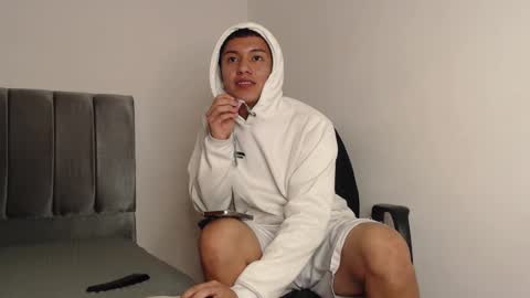 Snapshot of alex__lover chatting on February 12, 5:26 am Owen online show from February 12, 5:26 am