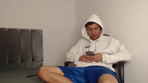 Snapshot of alex__lover chatting on February 19, 5:27 am Owen online show from February 19, 5:27 am