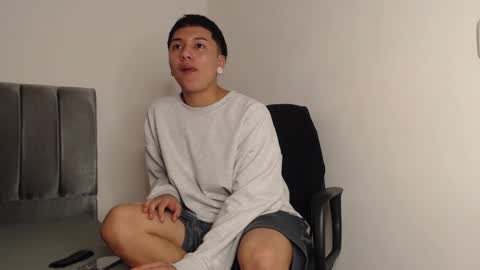 Snapshot of alex__lover chatting on February 26, 5:20 am Owen online show from February 26, 5:20 am