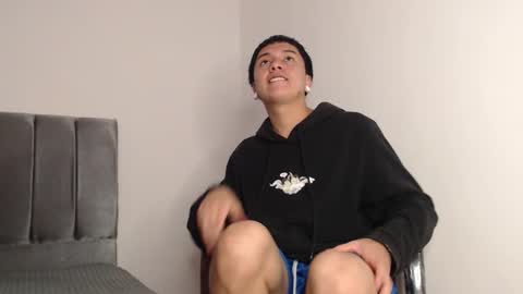 Snapshot of alex__lover chatting on October 1, 1:44 am Owen online show from October 1, 1:44 am