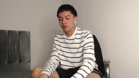 Snapshot of alex__lover chatting on October 15, 3:17 am Owen online show from October 15, 3:17 am