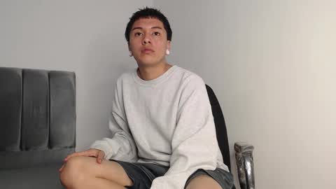 Snapshot of alex__lover chatting on December 17, 1:22 am Owen online show from December 17, 1:22 am