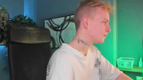 Snapshot of alex__sweet chatting on November 9, 6:55 am your Alex online show from November 9, 6:55 am