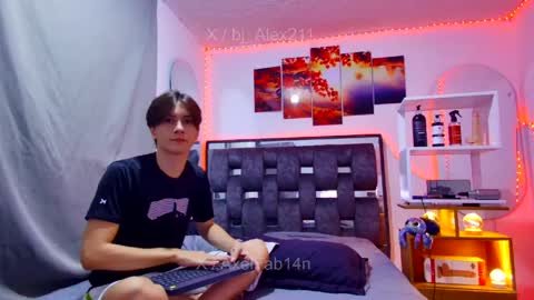 sneider online show from May 2, 1:21 am