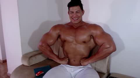 Snapshot of alex_bigcumvez chatting on December 4, 7:34 pm perseuz online show from December 4, 7:34 pm