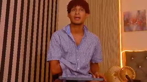 Snapshot of alex_bloom_ chatting on August 1, 7:13 pm Alexander online show from August 1, 7:13 pm