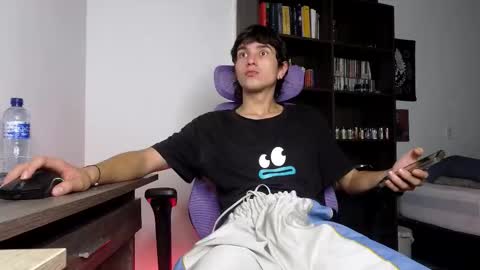 Snapshot of alex_connorr chatting on November 18, 3:12 am alex_connorr online show from November 18, 3:12 am