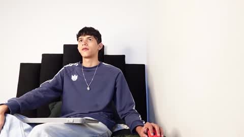 alex_mark_ online show from October 20, 1:44 pm