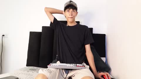 alex_mark_ online show from October 29, 7:15 pm