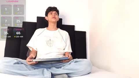 alex_mark_ online show from December 22, 1:08 pm