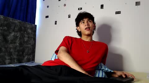 alex_mark_ online show from April 30, 7:09 pm