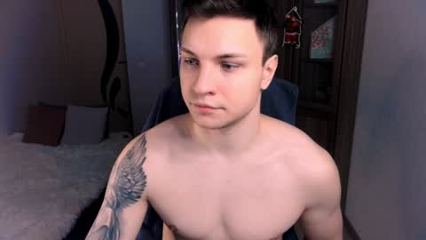 Snapshot of alex_milson chatting on December 17, 2:12 am alex_milson online show from December 17, 2:12 am