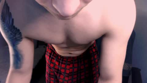 Snapshot of alex_milson chatting on December 17, 6:02 am alex_milson online show from December 17, 6:02 am