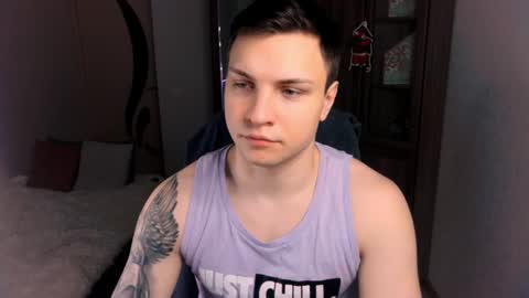 Snapshot of alex_milson chatting on December 18, 1:37 am alex_milson online show from December 18, 1:37 am