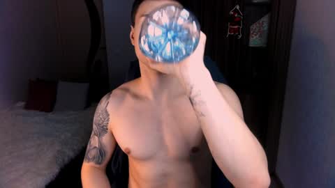 Snapshot of alex_milson chatting on December 20, 5:14 am alex_milson online show from December 20, 5:14 am