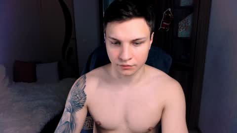 Snapshot of alex_milson chatting on December 22, 5:34 am alex_milson online show from December 22, 5:34 am