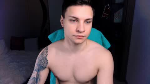 Snapshot of alex_milson chatting on December 24, 6:22 am alex_milson online show from December 24, 6:22 am