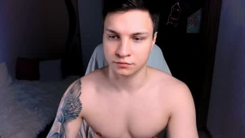 Snapshot of alex_milson chatting on December 25, 6:09 am alex_milson online show from December 25, 6:09 am