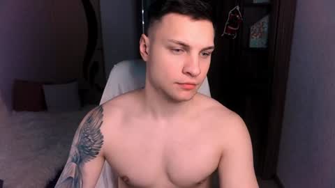 Snapshot of alex_milson chatting on December 28, 2:33 am alex_milson online show from December 28, 2:33 am