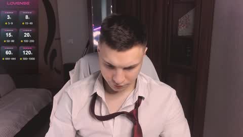 Snapshot of alex_milson chatting on February 1, 5:39 am alex_milson online show from February 1, 5:39 am