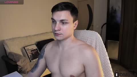 Snapshot of alex_milson chatting on October 18, 2:47 am alex_milson online show from October 18, 2:47 am