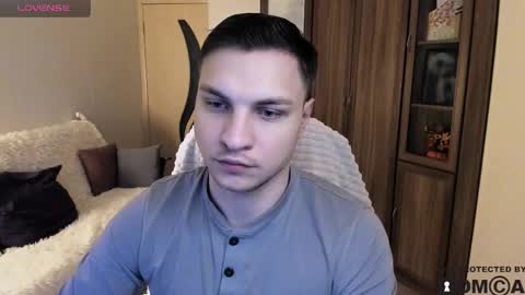 Snapshot of alex_milson chatting on October 25, 7:30 pm alex_milson online show from October 25, 7:30 pm