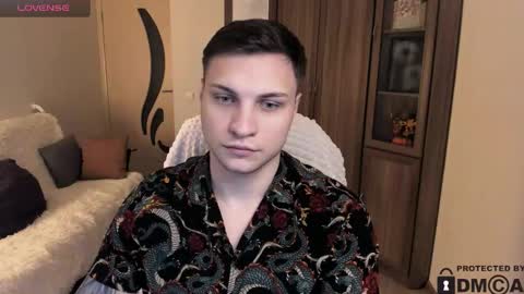 Snapshot of alex_milson chatting on November 6, 5:25 pm alex_milson online show from November 6, 5:25 pm