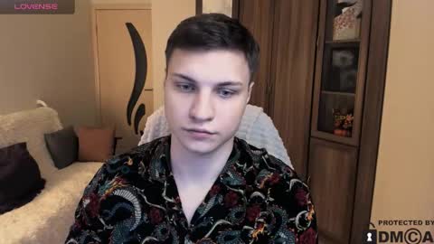 Snapshot of alex_milson chatting on November 9, 6:55 am alex_milson online show from November 9, 6:55 am